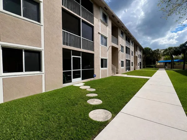 $2,500 | 10151 West Atlantic Boulevard, Unit H1, Coral Springs, FL 33071