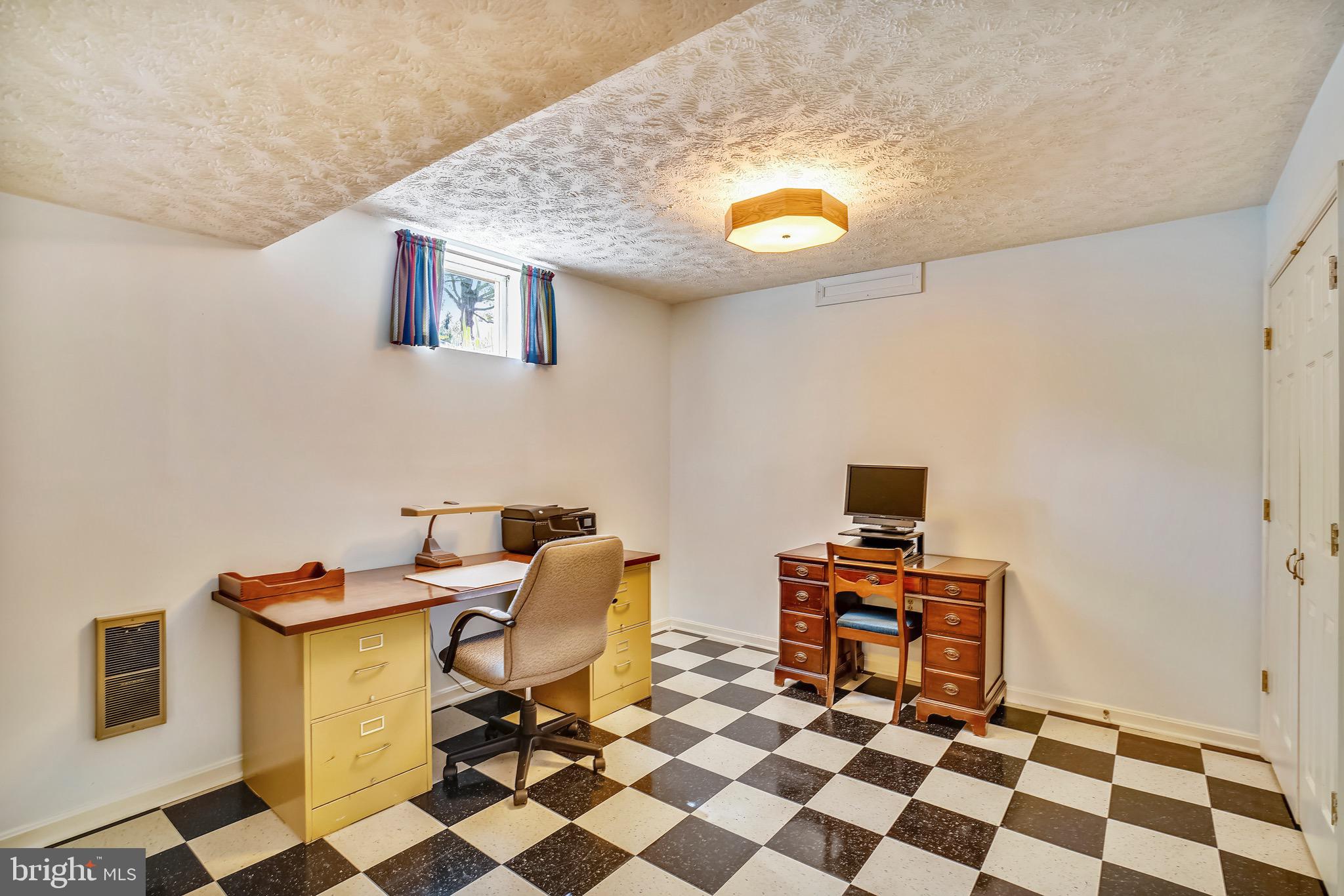8217 Rippling Branch Road Laurel, MD 20723 - Photo 46 of 59 Gallery Image 46