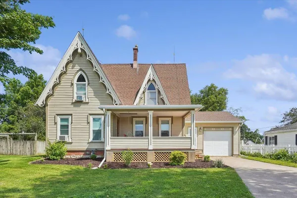 $210,000 | 403 West Main Street, Waukon, IA 52172