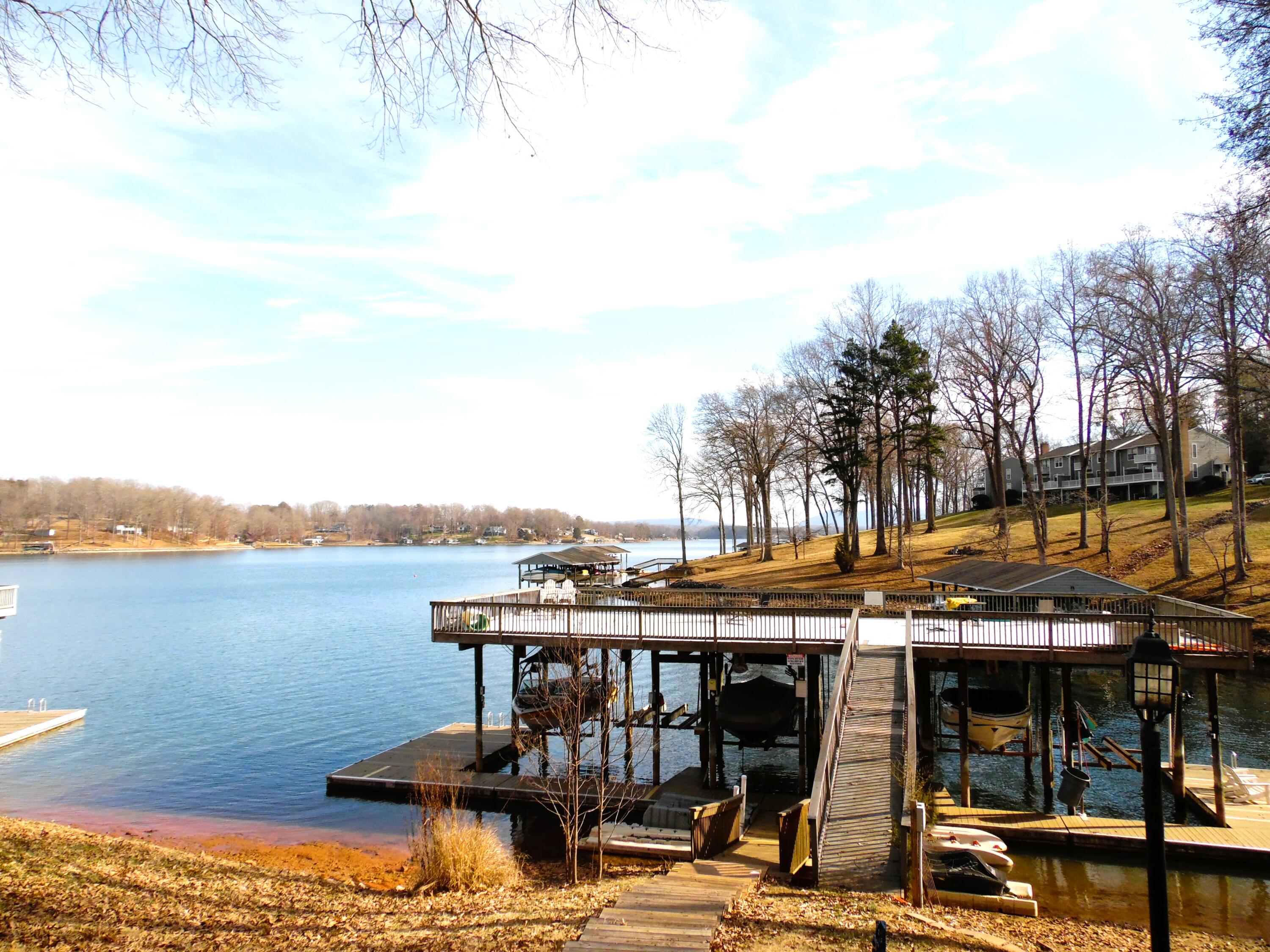 Party deck dock