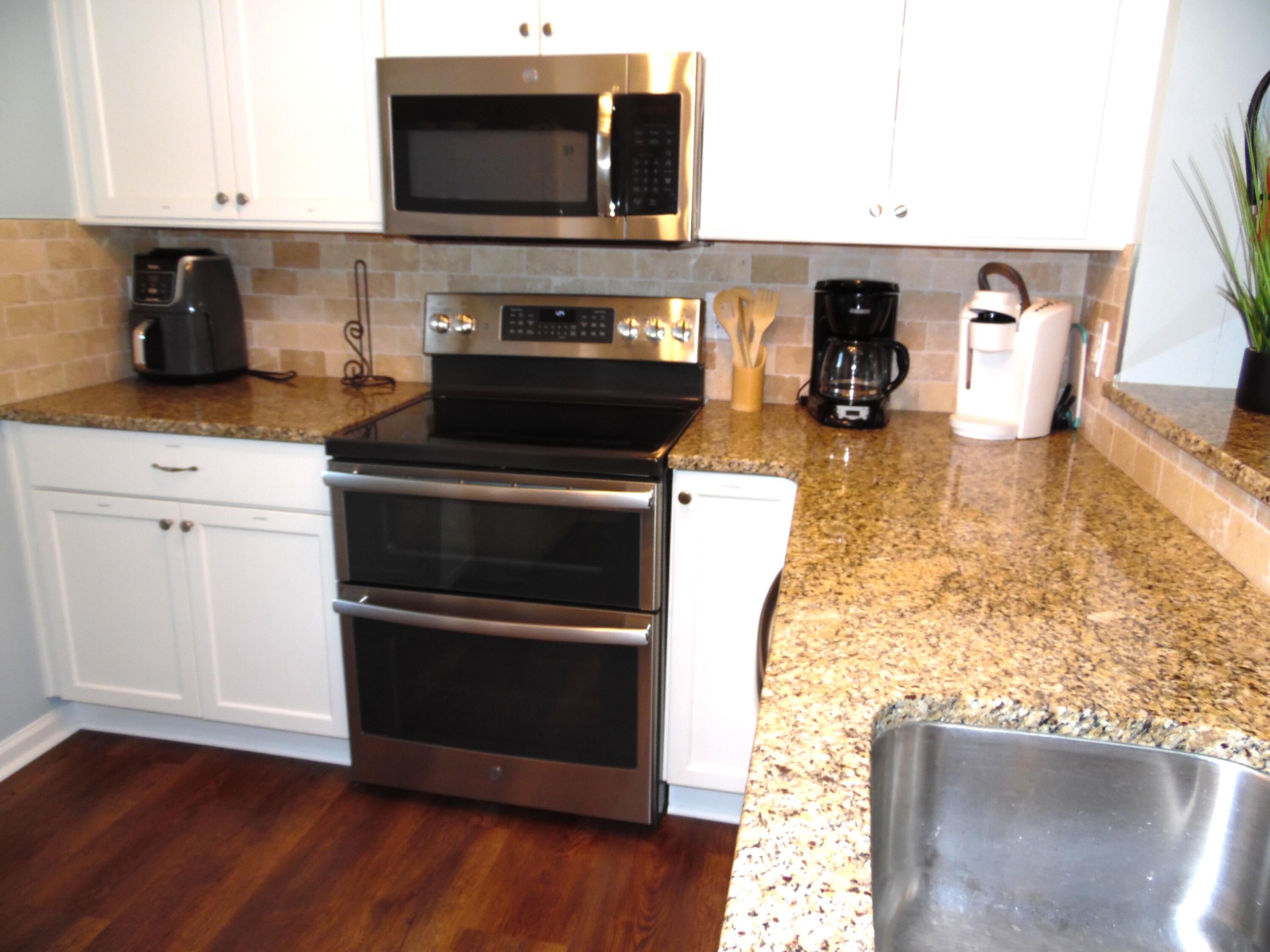 1788 Windlass Road, Unit C4 Moneta, VA 24121 - Photo 11 of 79 Kitchen