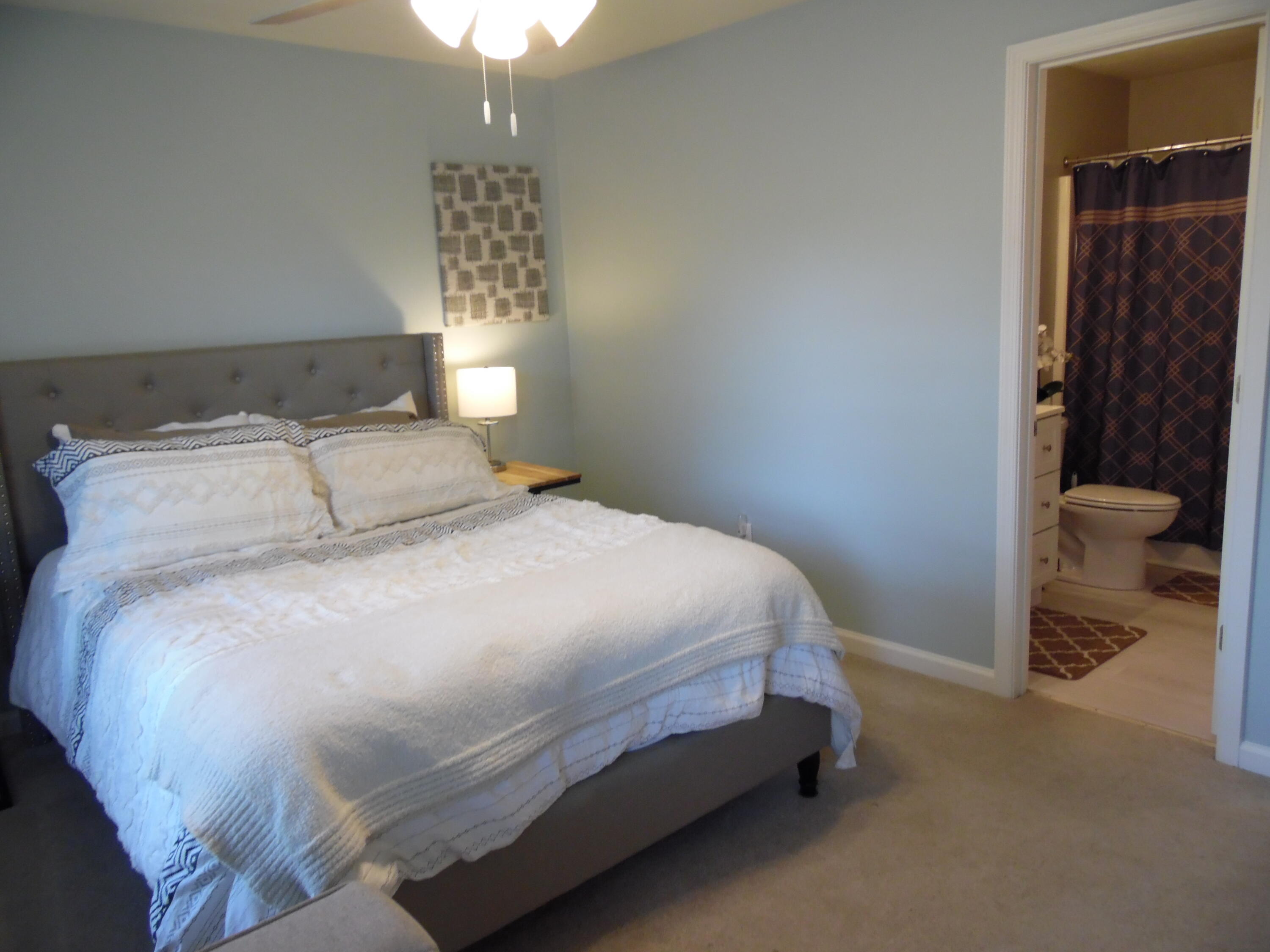 1788 Windlass Road, Unit C4 Moneta, VA 24121 - Photo 37 of 79 Guest bedroom