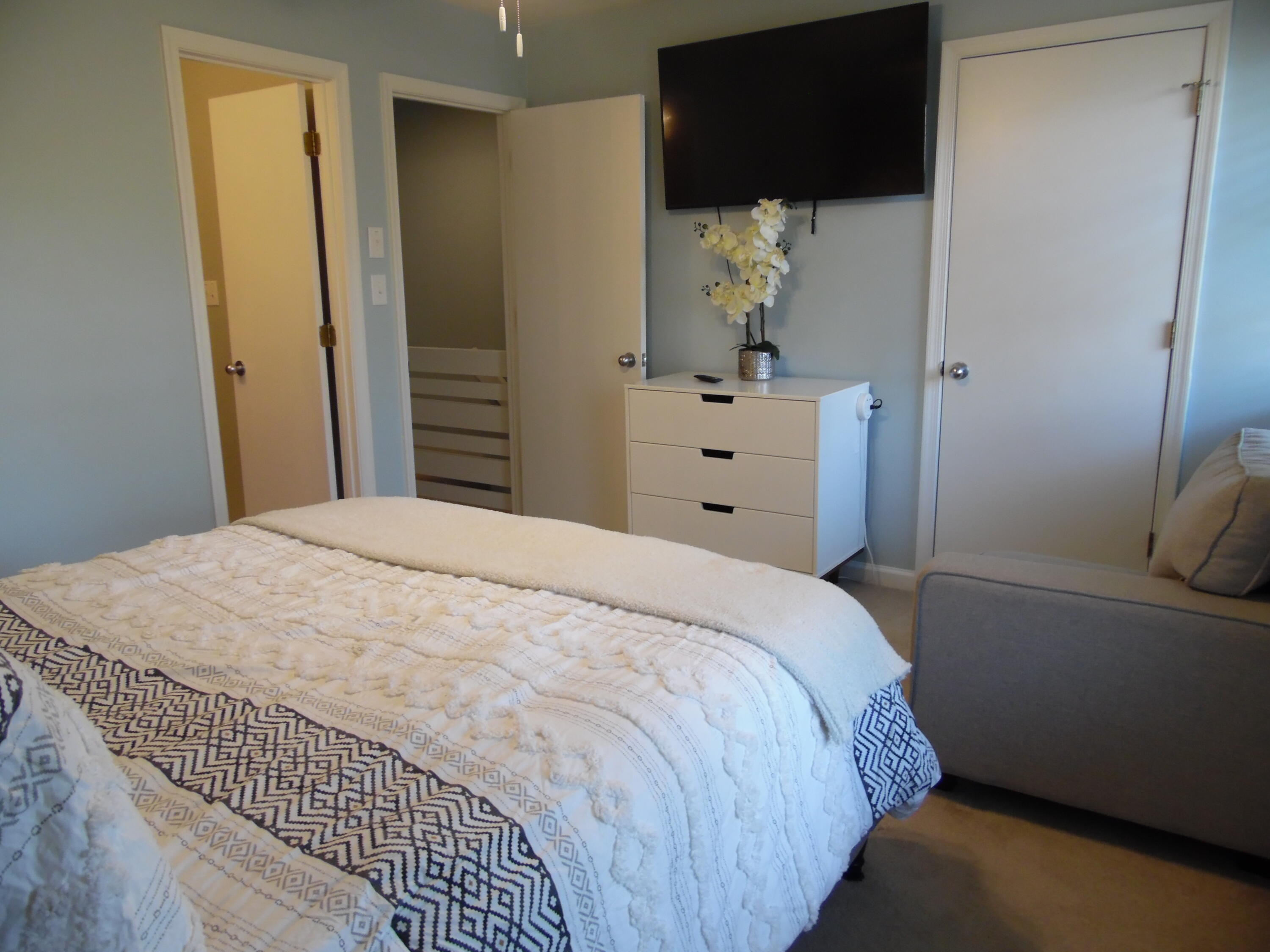 1788 Windlass Road, Unit C4 Moneta, VA 24121 - Photo 39 of 79 Guest bedroom