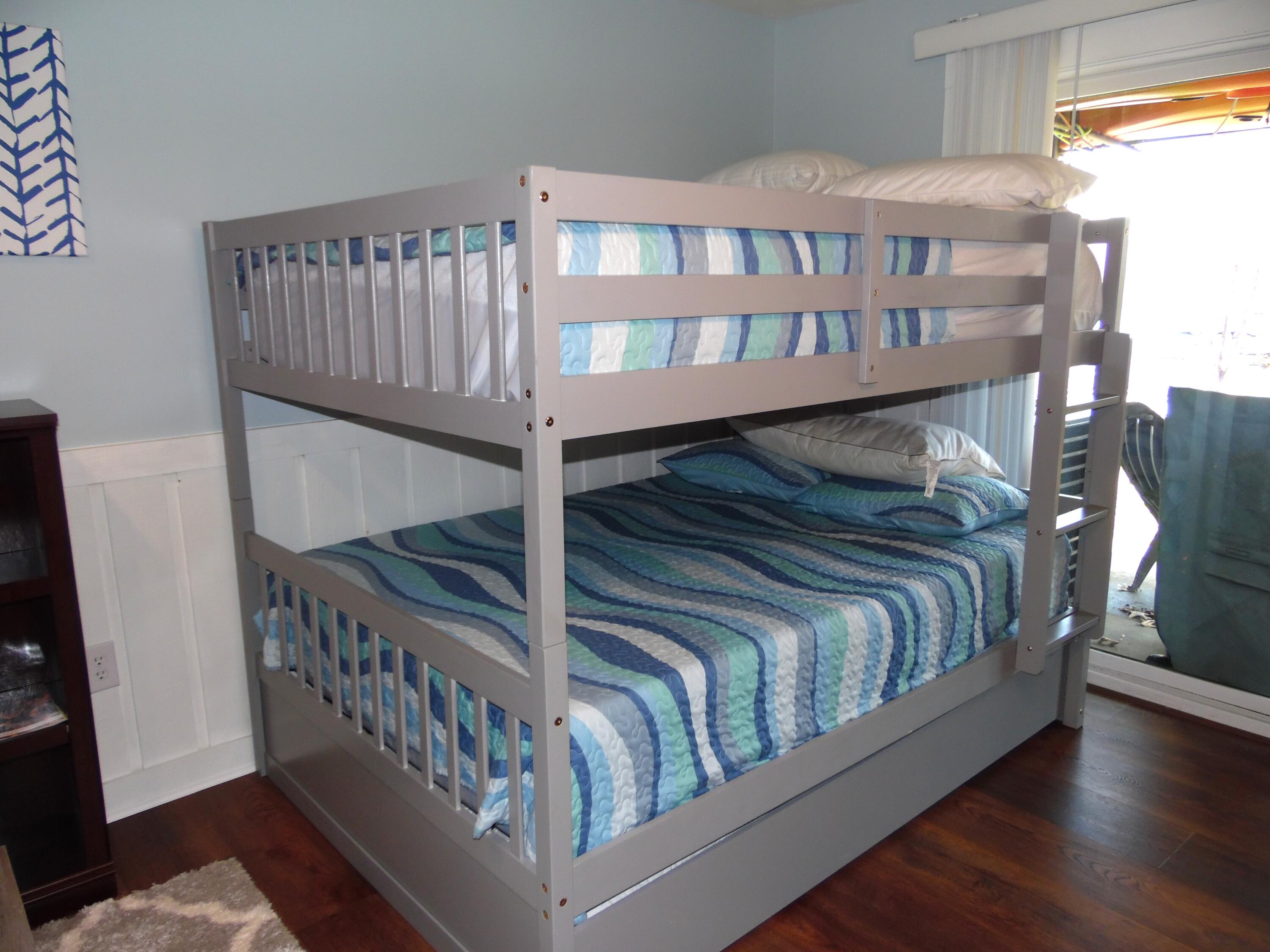 1788 Windlass Road, Unit C4 Moneta, VA 24121 - Photo 59 of 79 Lake level bedroom-living