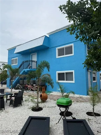 $2,950,000 | 222 Fairweather Lane, Fort Myers Beach, FL 33931