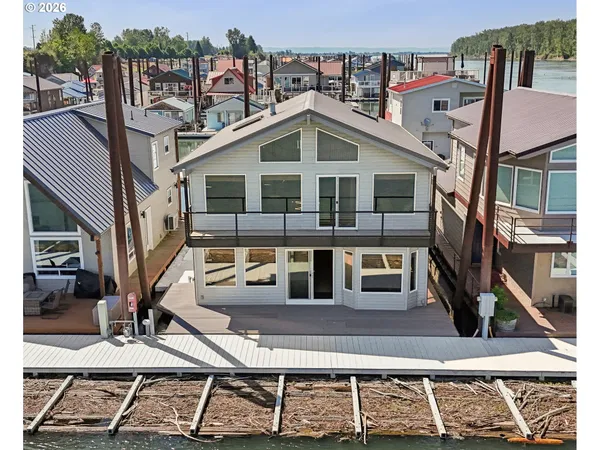 $400,000 | 19609 Northeast Marine Drive, Unit A8, Portland, OR 97230