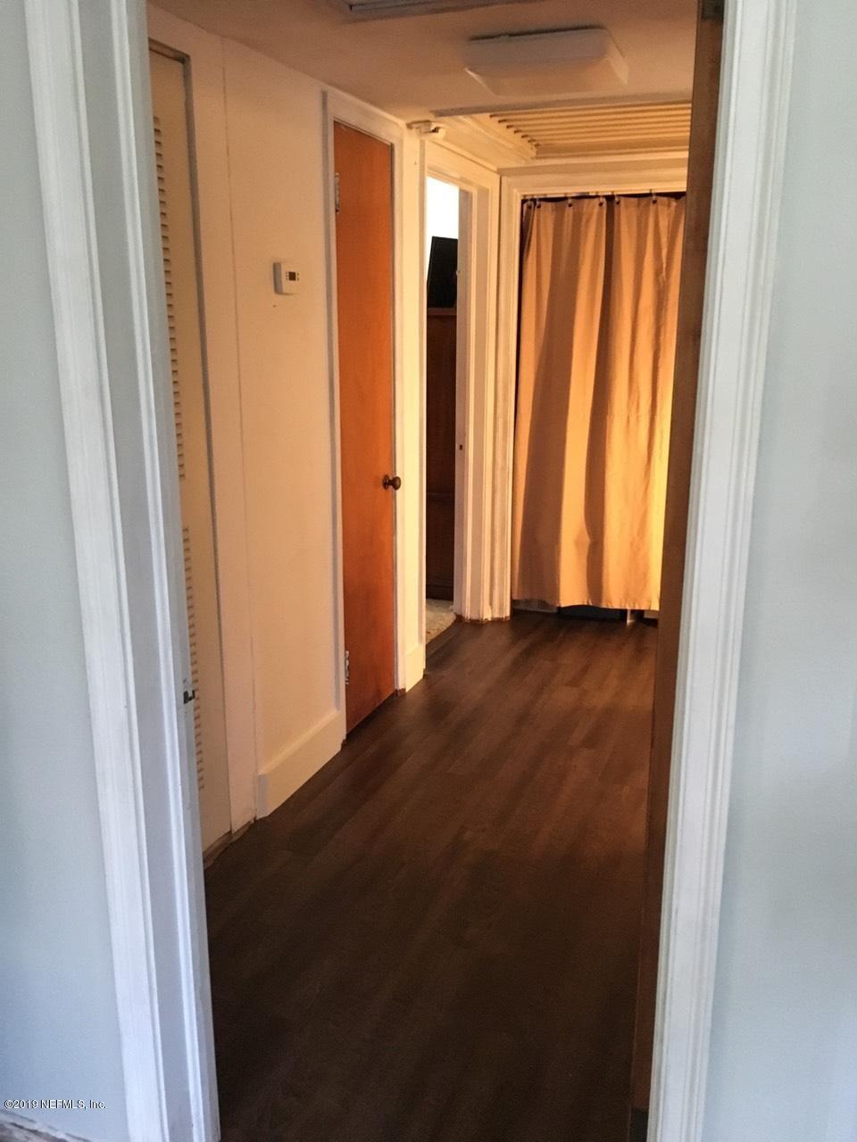 912 Wren Road Jacksonville, FL 32216 - Photo 11 of 12 Hallway