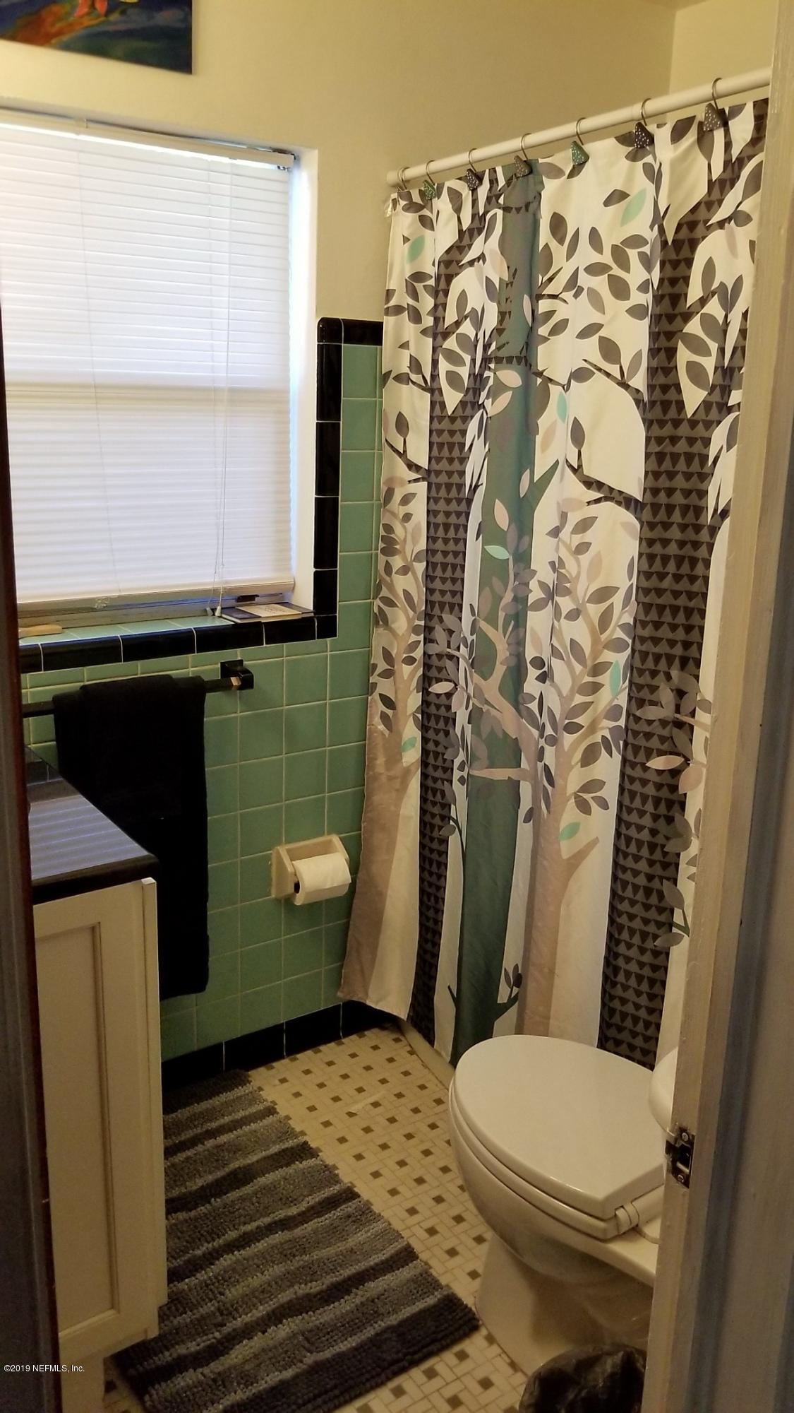 912 Wren Road Jacksonville, FL 32216 - Photo 4 of 12 Bath