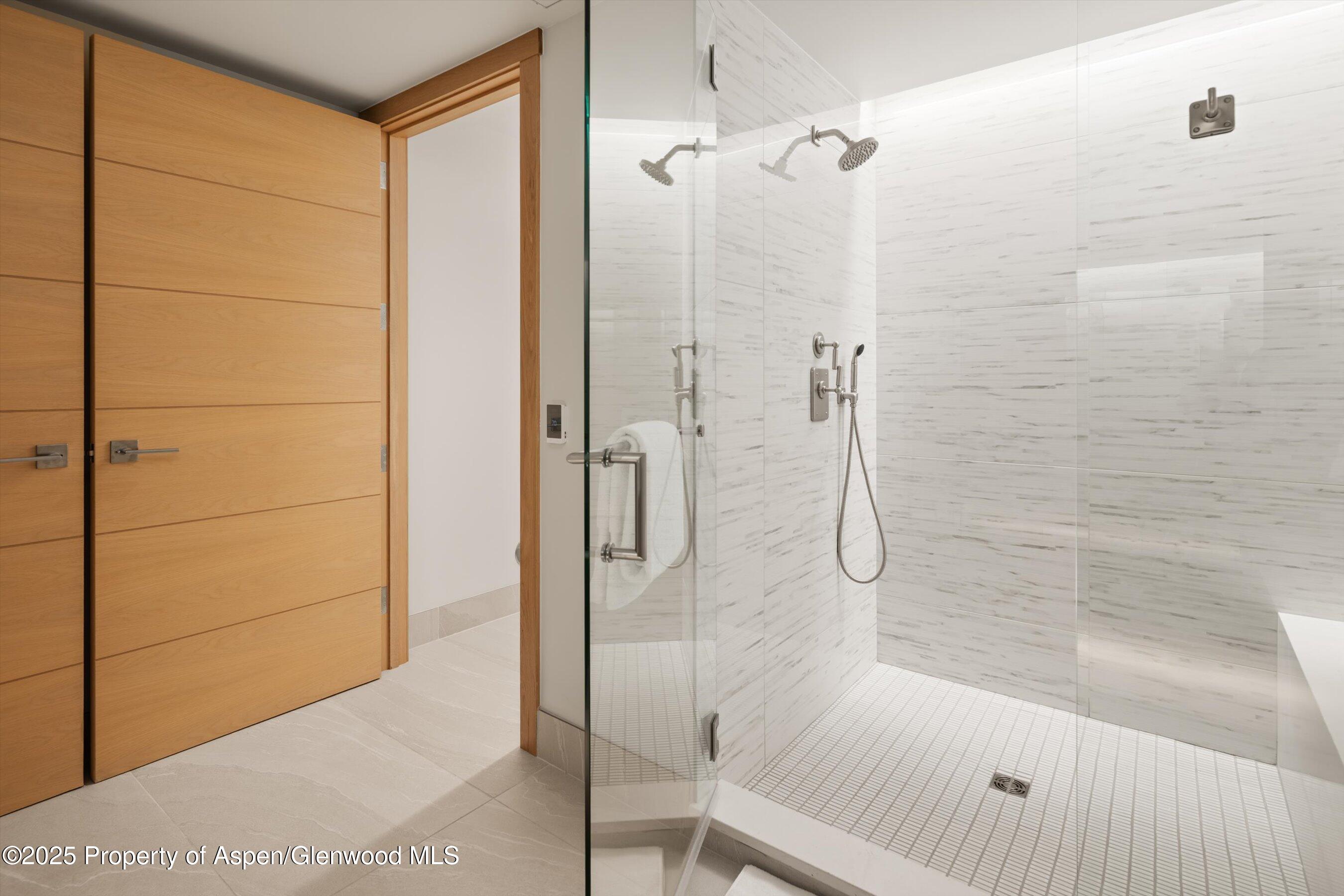 130 Wood Road, Unit 353355 Snowmass Village, CO 81615 - Photo 36 of 41 a bathroom with a bathtub