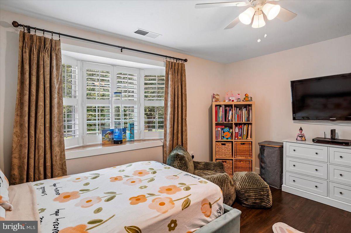 6271 Solomons Island Road Tracys Landing, MD 20779 - Photo 23 of 42 Bedroom 2