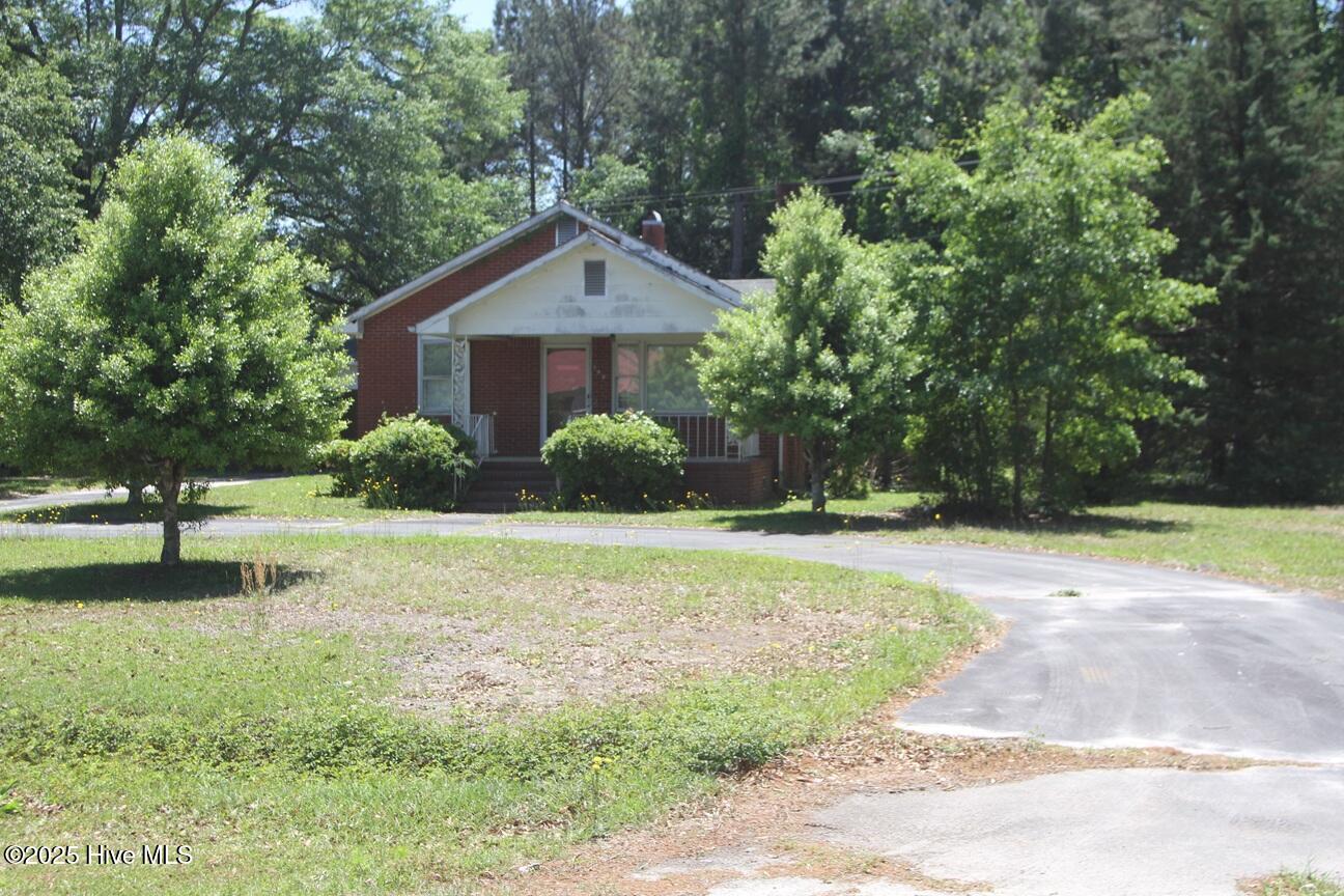 709 Quail Street Elizabethtown, NC 28337 - Photo 2 of 29