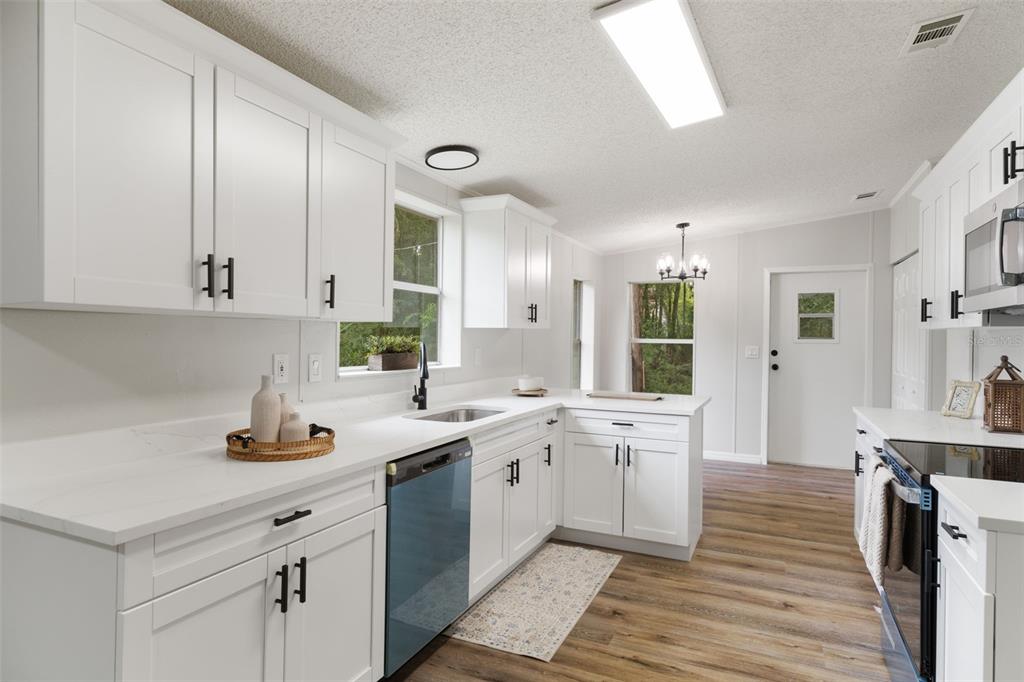 20645 Stewart Road Dade City, FL 33523 - Photo 3 of 33 Gallery Image 3