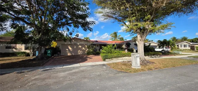 $1,199,000 | 14545 Southwest 75th Street, Miami, FL 33183