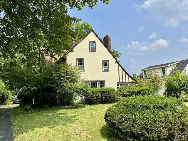 $239,000 | 709 Parkway East, Utica, NY 13501