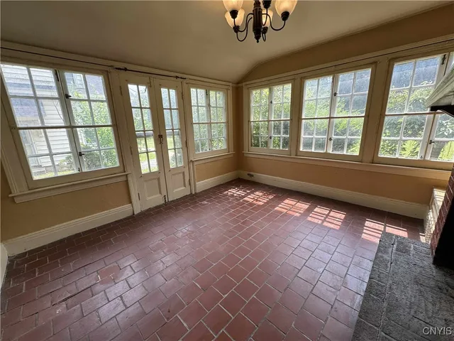 $239,000 | 709 Parkway East, Utica, NY 13501