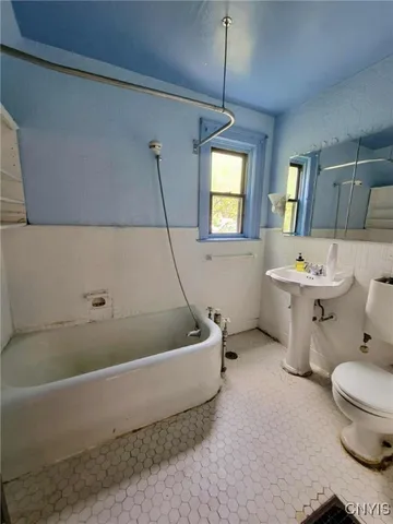 $239,000 | 709 Parkway East, Utica, NY 13501