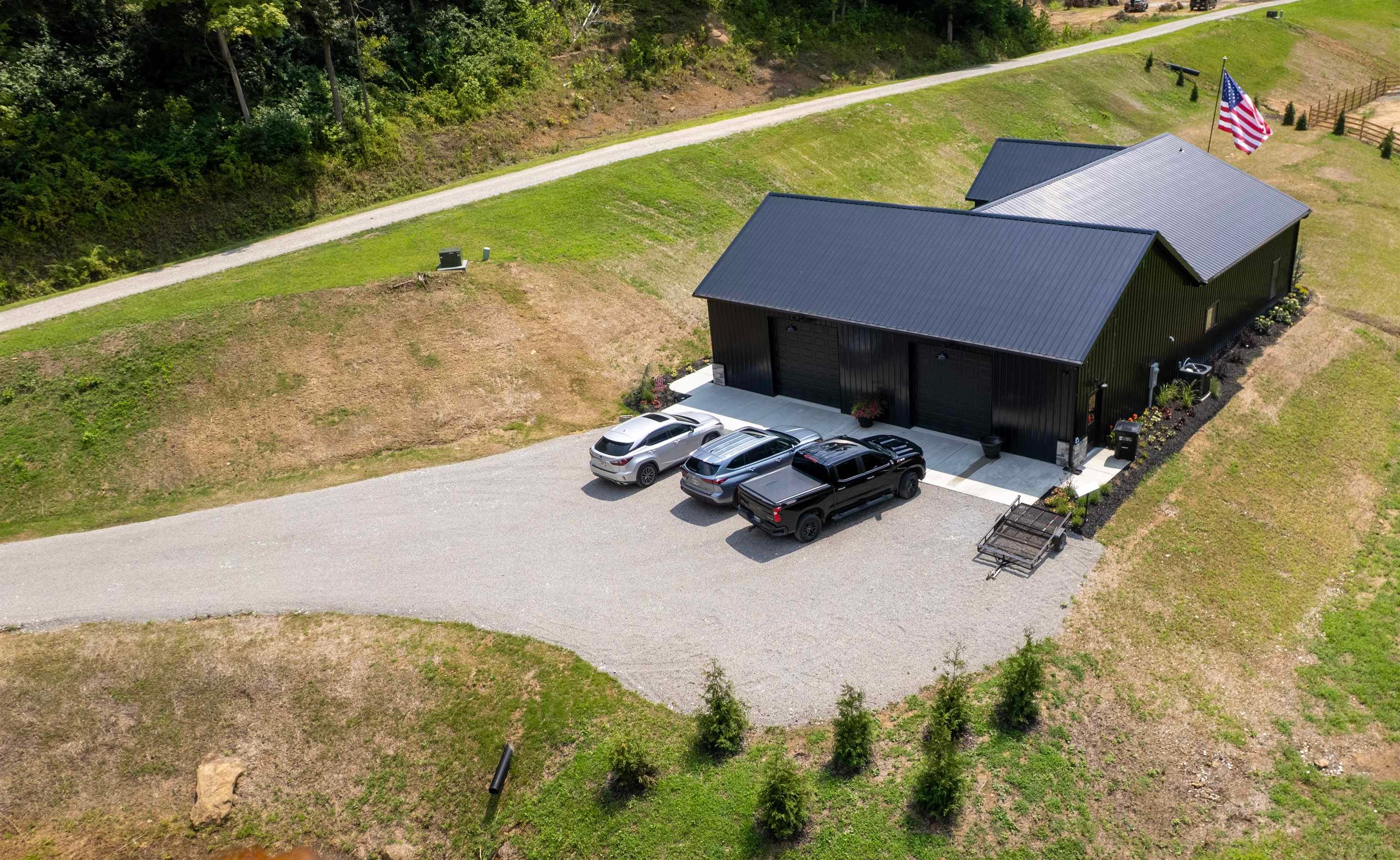 487 Private Road Ironton, OH 45638 - Photo 4 of 31 Gallery Image 4