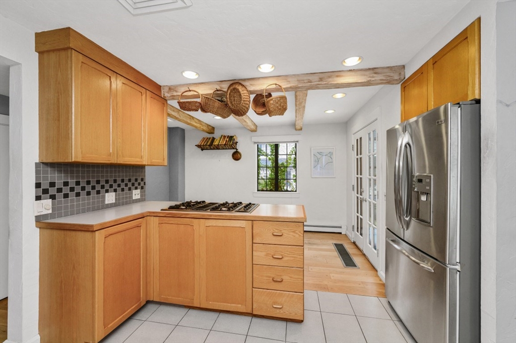 764 Hammond Street Brookline, MA 02467 - Photo 11 of 32