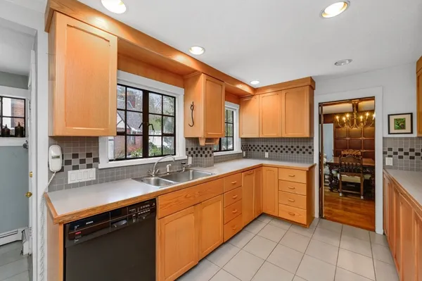 $2,250,000 | 764 Hammond Street, Brookline, MA 02467