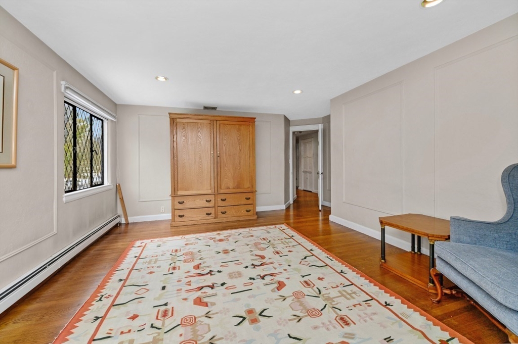 764 Hammond Street Brookline, MA 02467 - Photo 20 of 32