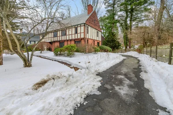 $2,250,000 | 764 Hammond Street, Brookline, MA 02467