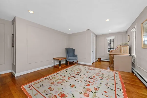 $2,250,000 | 764 Hammond Street, Brookline, MA 02467