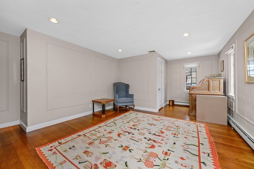 764 Hammond Street Brookline, MA 02467 - Photo 21 of 32