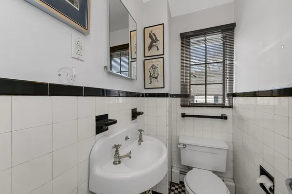 $2,250,000 | 764 Hammond Street, Brookline, MA 02467