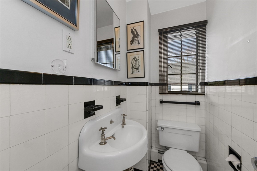 764 Hammond Street Brookline, MA 02467 - Photo 24 of 32