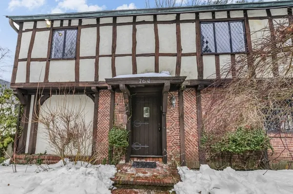 $2,250,000 | 764 Hammond Street, Brookline, MA 02467
