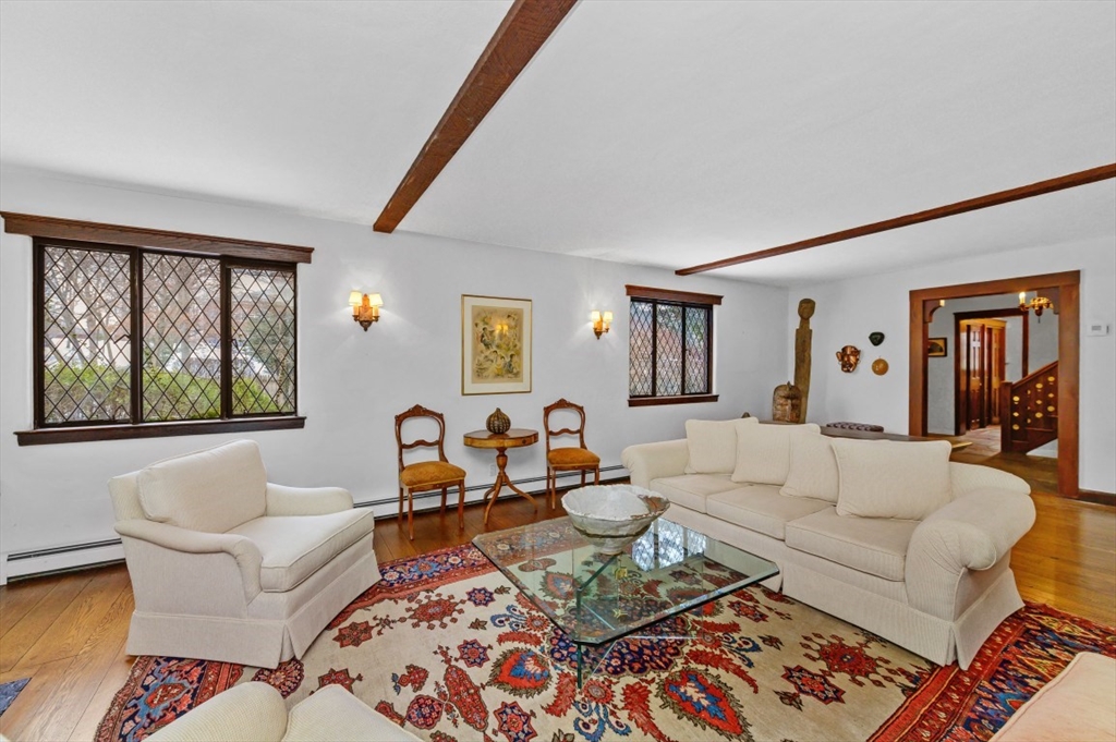 764 Hammond Street Brookline, MA 02467 - Photo 8 of 32