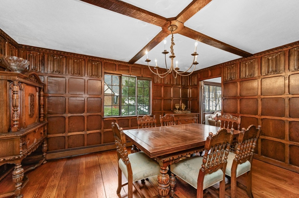 764 Hammond Street Brookline, MA 02467 - Photo 9 of 32