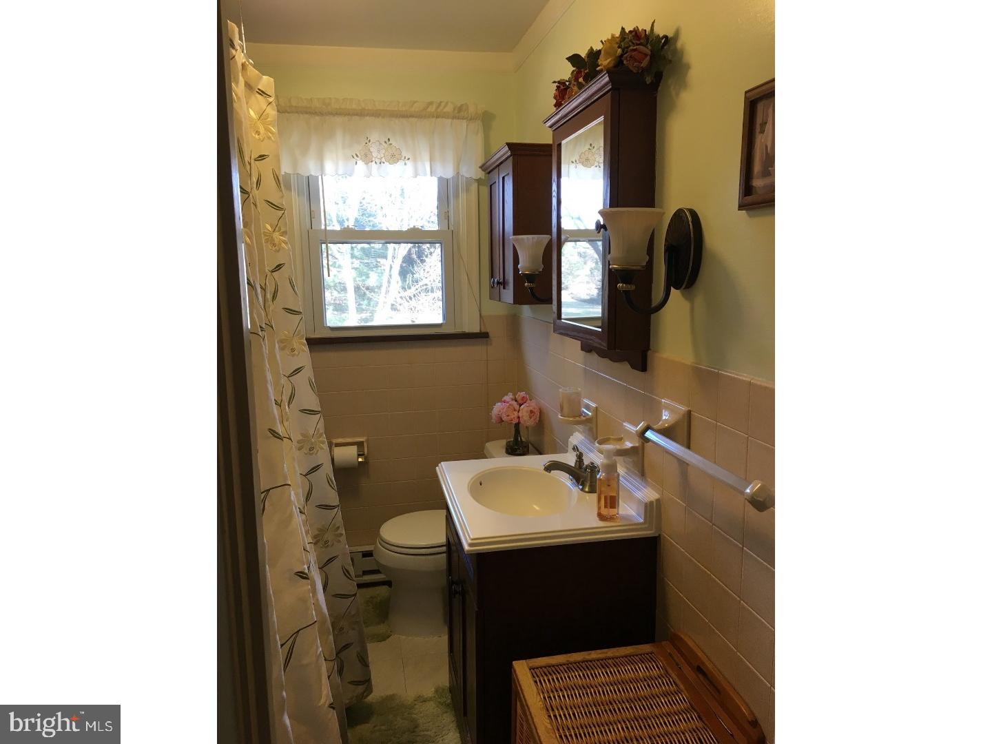 508 South Old Middletown Road Media, PA 19063 - Photo 23 of 25 Bathroom