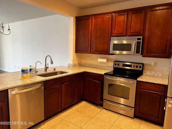 $1,995 | 4221 Marblewood Lane, Jacksonville, FL 32216