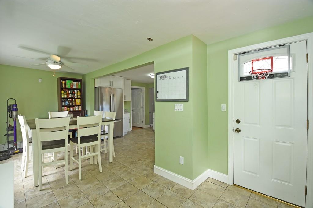 92 Kenberma Road Worcester, MA 01604 - Photo 5 of 26 Gallery Image 5