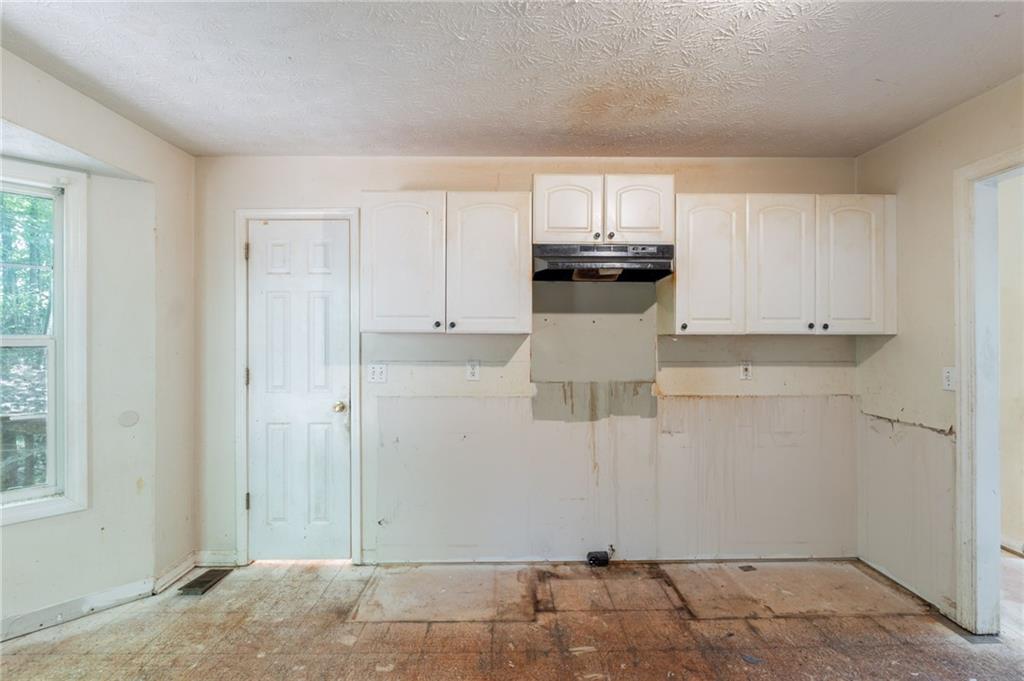 3930 Pine Tree Lane Gainesville, GA 30501 - Photo 11 of 35