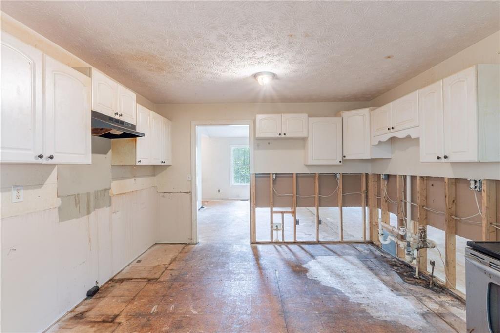 3930 Pine Tree Lane Gainesville, GA 30501 - Photo 9 of 35