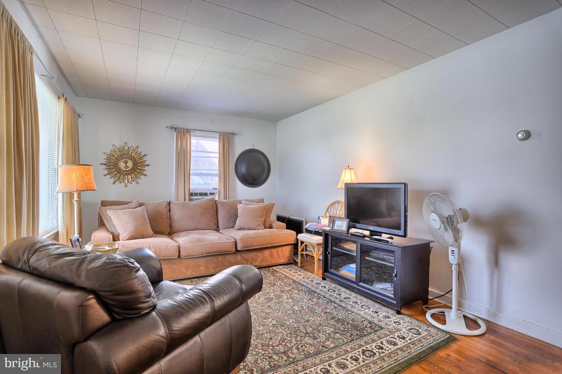 325 Laurel Avenue Lititz, PA 17543 - Photo 3 of 17 Gallery Image 3