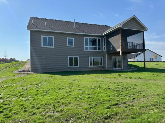 $929,900 | 2236 Payten Lane, Jordan, MN 55352
