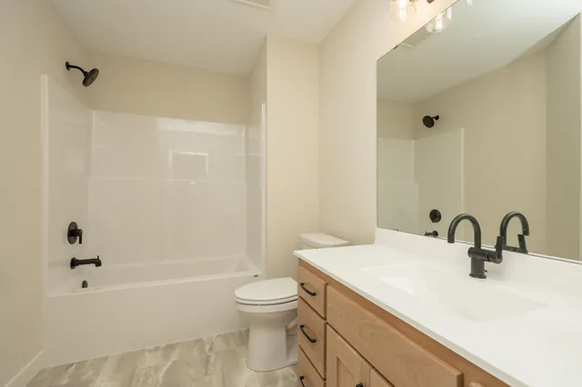 $929,900 | 2236 Payten Lane, Jordan, MN 55352