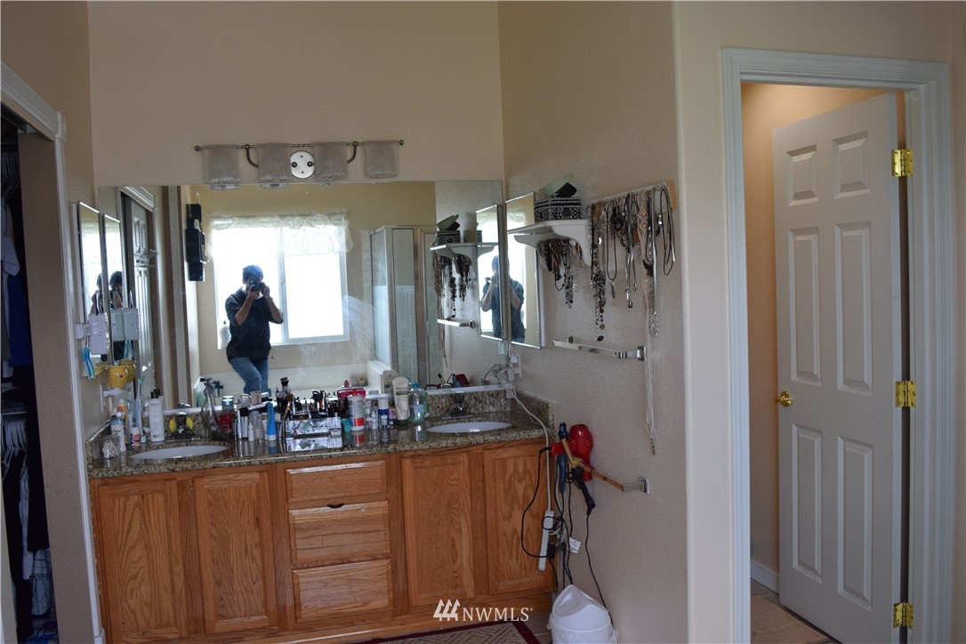 17805 110th Place Southeast Renton, WA 98055 - Photo 15 of 23 Gallery Image 15