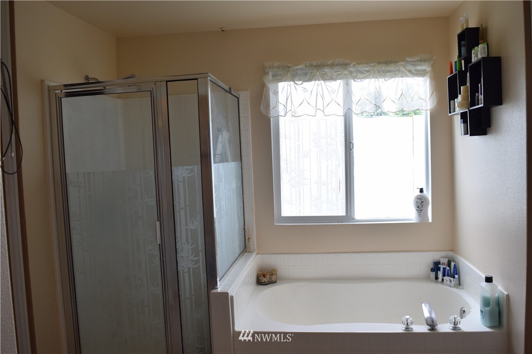 17805 110th Place Southeast Renton, WA 98055 - Photo 16 of 23 Gallery Image 16