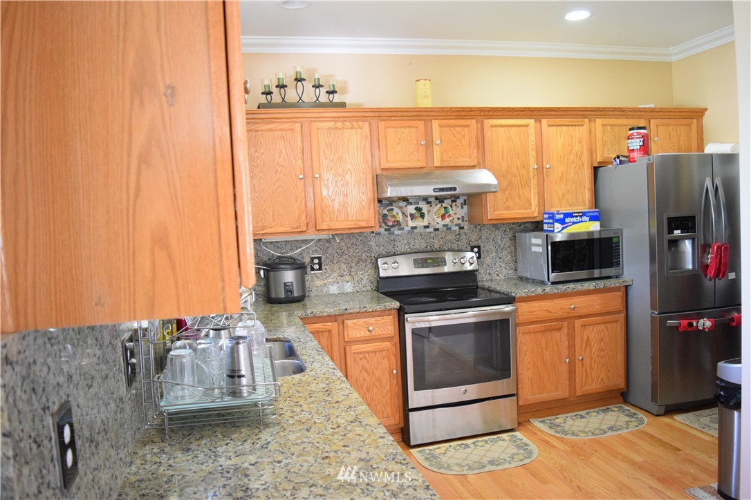 17805 110th Place Southeast Renton, WA 98055 - Photo 3 of 23 Gallery Image 3