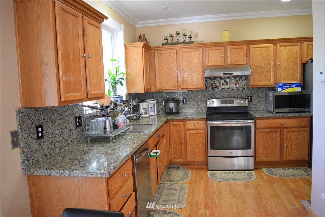 17805 110th Place Southeast Renton, WA 98055 - Photo 4 of 23 Gallery Image 4