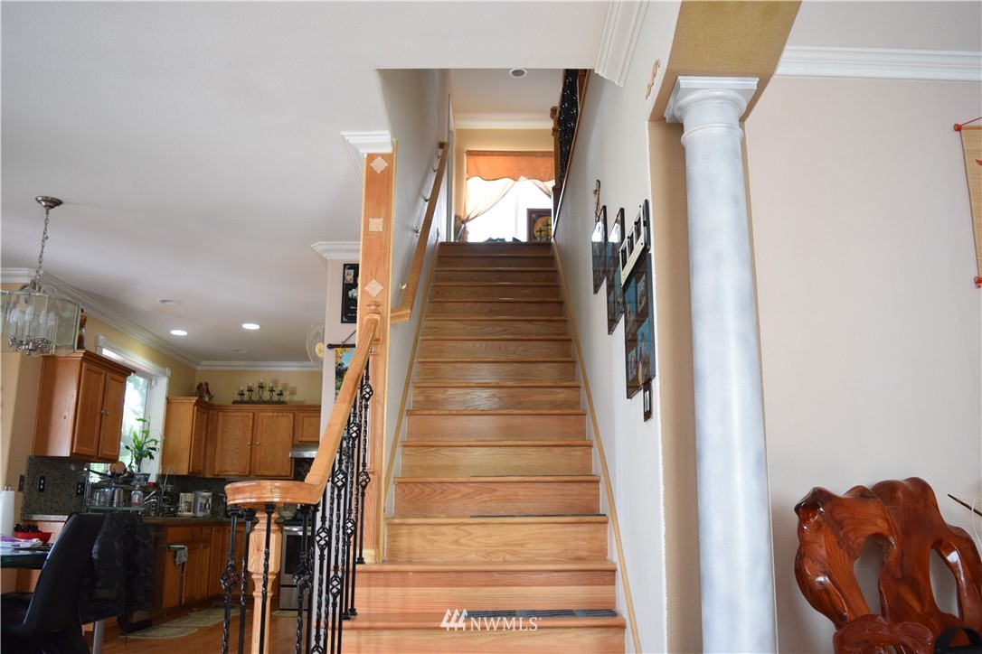 17805 110th Place Southeast Renton, WA 98055 - Photo 6 of 23 Gallery Image 6
