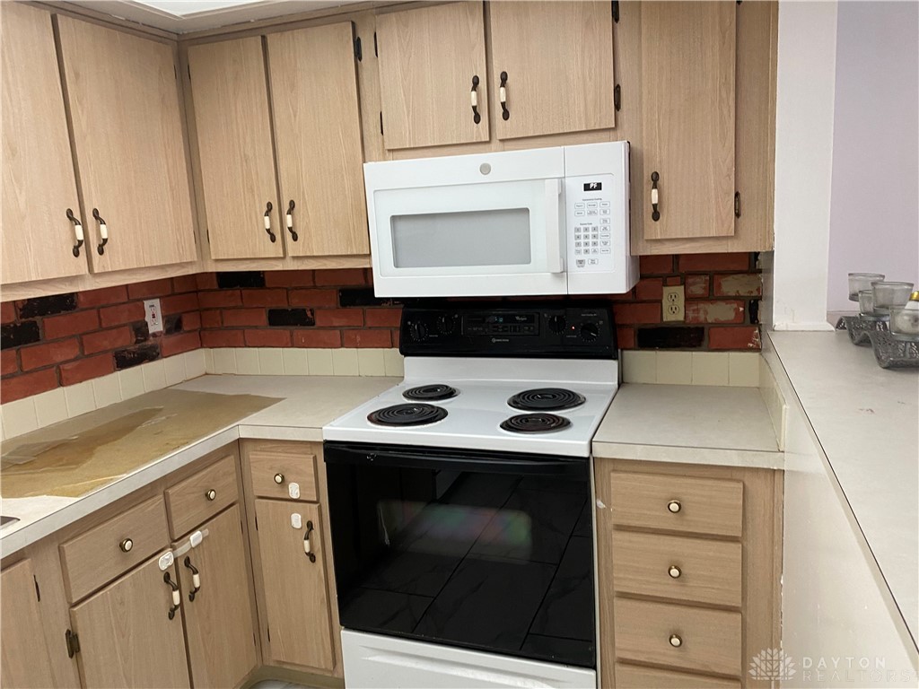 5551 Hummock Road Dayton, OH 45426 - Photo 6 of 11 kit v1