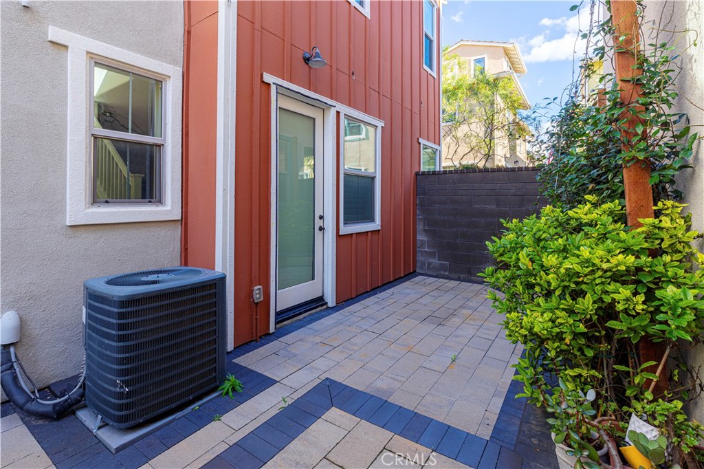 166 Natal Road Rancho Mission Viejo, CA 92694 - Photo 5 of 45 a front view of a house with a yard