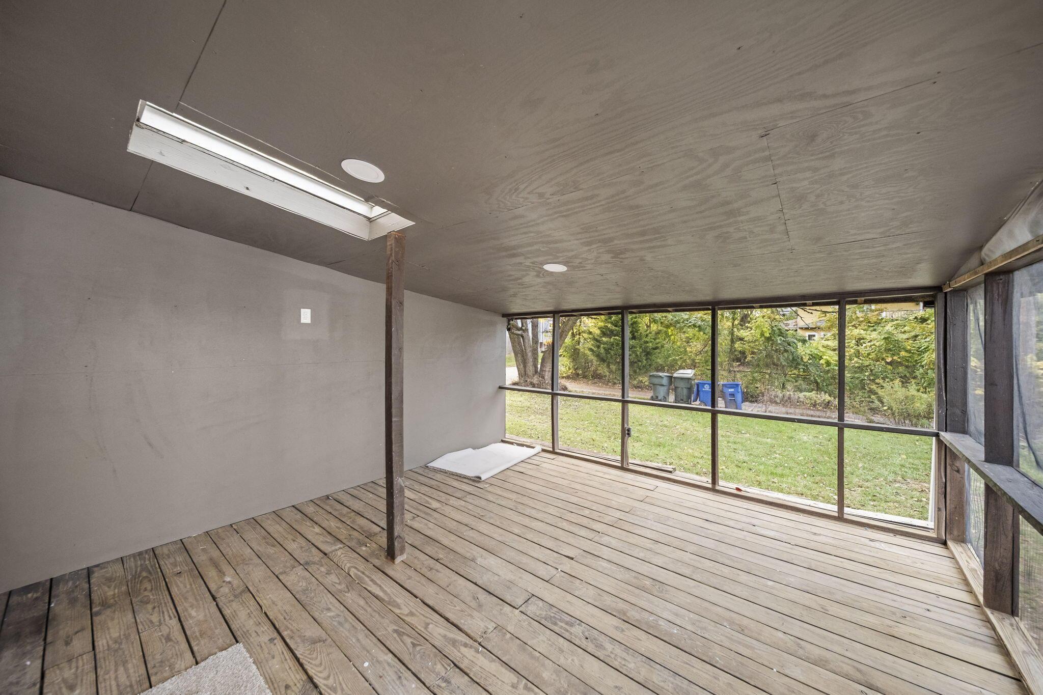 263 Crestview Road Columbus, OH 43202 - Photo 26 of 43 Screened Porch