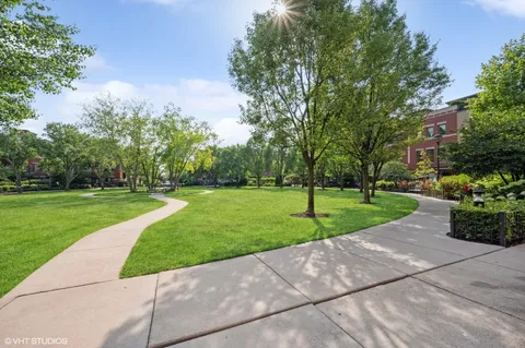 $800,000 | 1035 North Kingsbury Street, Chicago, IL 60610
