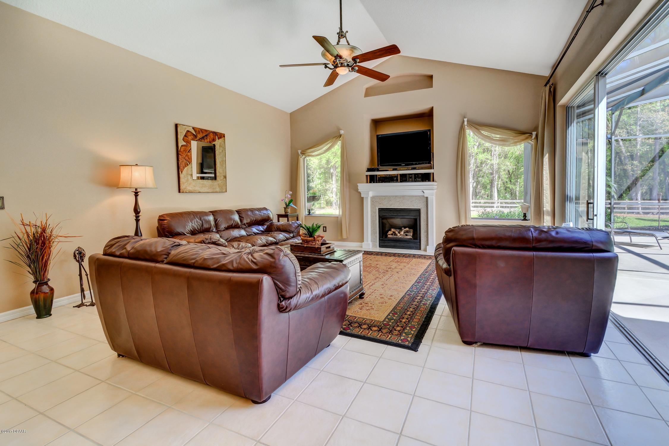 655 Mercers Fernery Road DeLand, FL 32720 - Photo 10 of 33 Family_Room_2